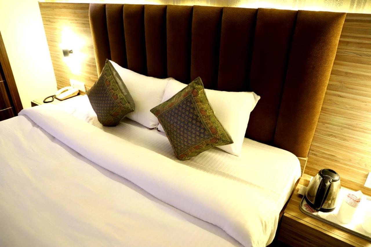Hotel Santoor 瓦拉纳西 外观 照片