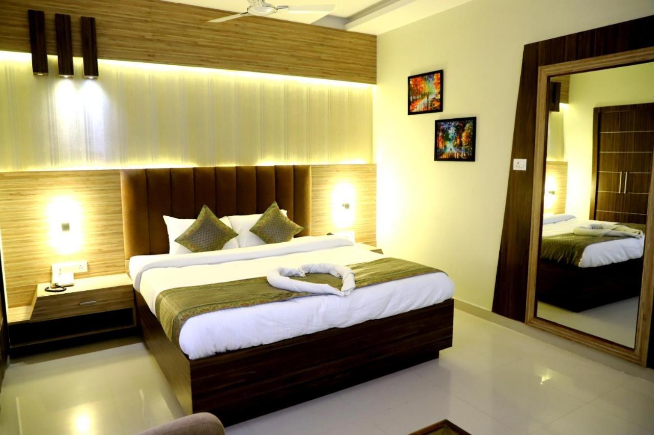 Hotel Santoor 瓦拉纳西 外观 照片